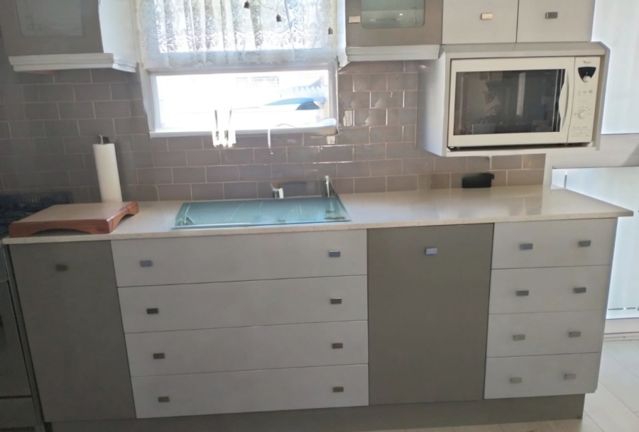 3 Bedroom Property for Sale in Hartenbos Central Western Cape